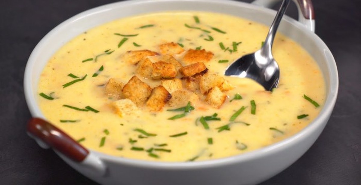 2017 году приготовили сырный суп. Буламык (сырный суп). Итальянский чесночный суп. Овощной суп с гренками. Чесночный суп с гренками и сыром.