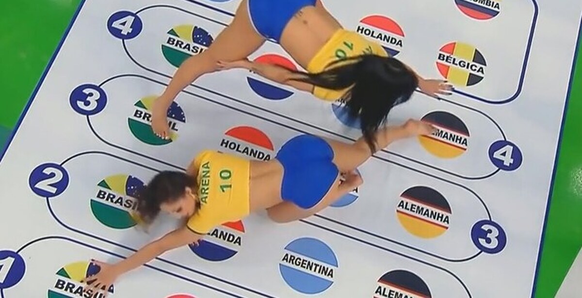 Brazilian Girls Play Twister