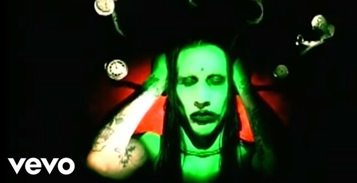 Дримс мэрилин. Marilyn Manson Sweet Dreams. Мэрилин мэнсон Свит Дрим. Sweet Dreams are made of this Marilyn Manson. Мэрилин мэнсон Свит дримс клип.