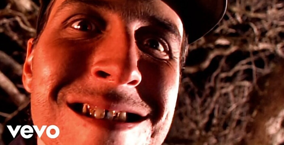 Гязб. Грязь жидкая текстура. My name is mud. There is mud all over you. There is mud all over you.