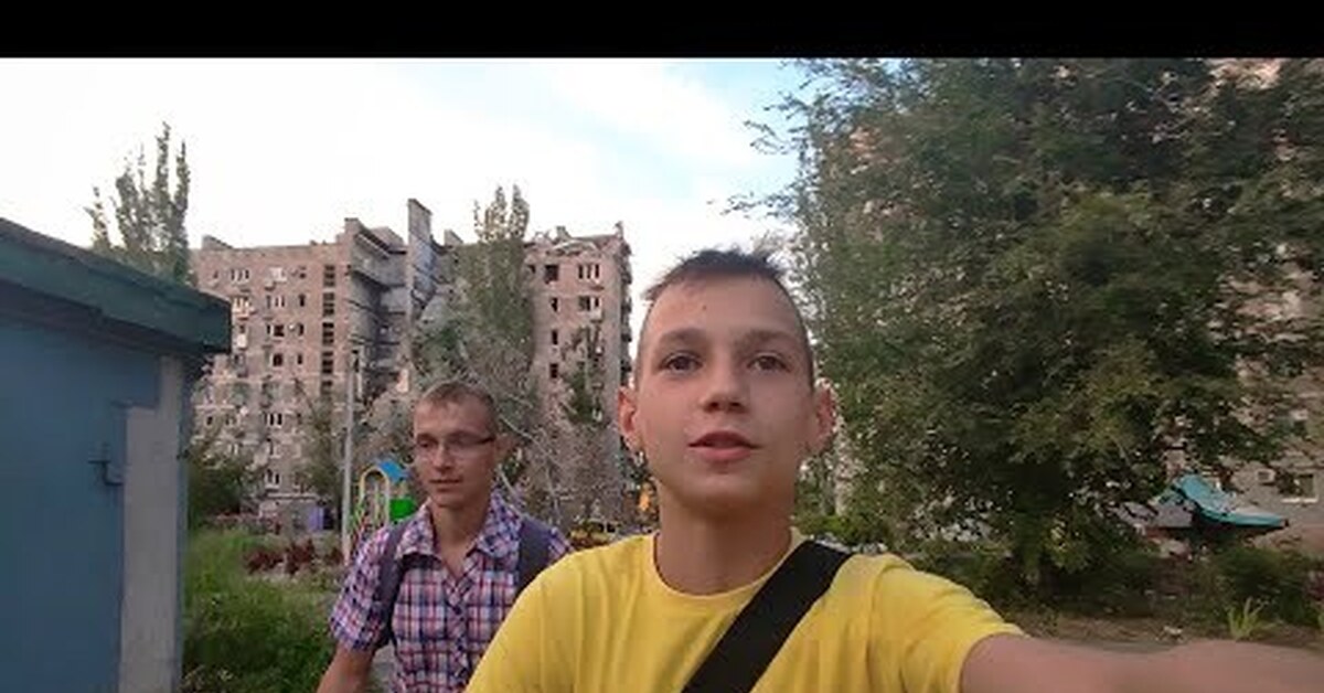 Прогульщики ютуб мариуполь. Спасение бабушки мариуполь. Прогульщики мариуполь. Прогульщики ютуб мариуполь. Мариуполь 2023 фото.