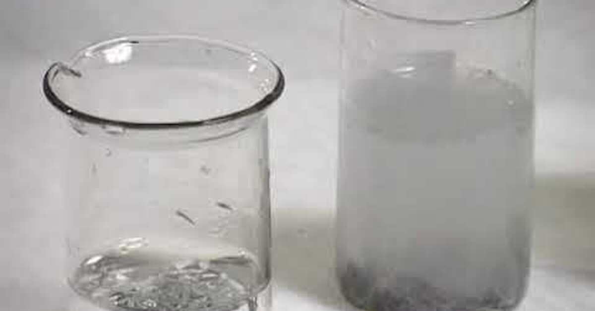 При взаимодействии алюминия с водой выделяется. Амальгама алюминия с водой реакция. Реакция амальгамированного алюминия с водой. Взаимодействие алюминия с водой. Алюминий и вода.